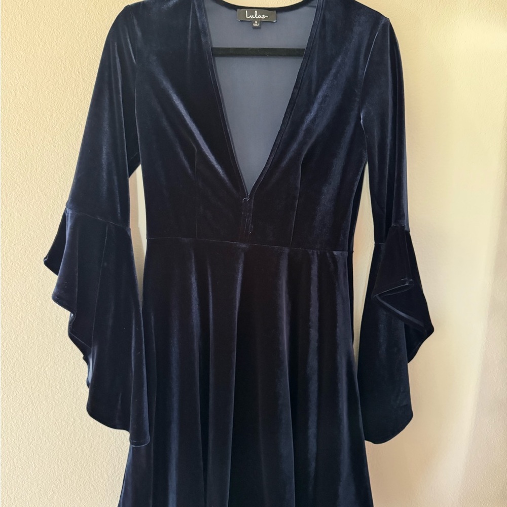 Lulu's Deep Navy Velvet V-Neck Bell Sleeve Dress